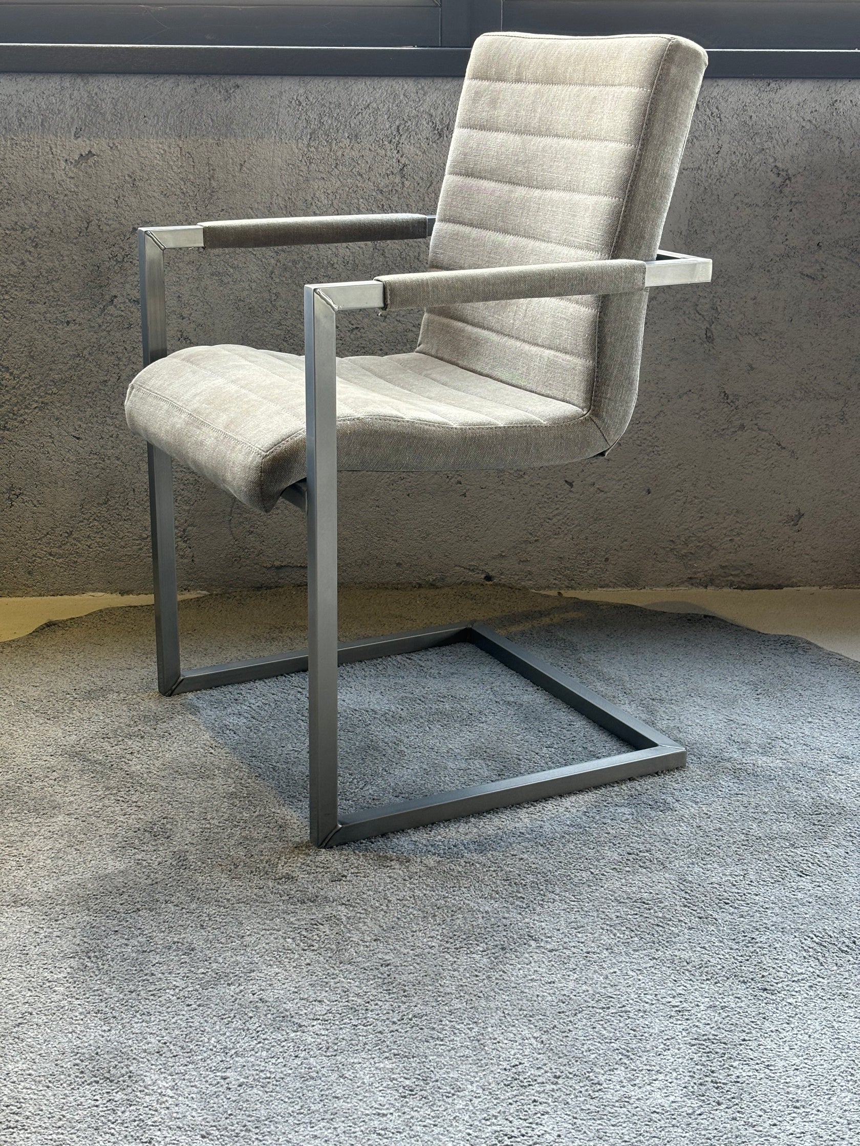 Scaun Sabina E - pe stoc de vanzare